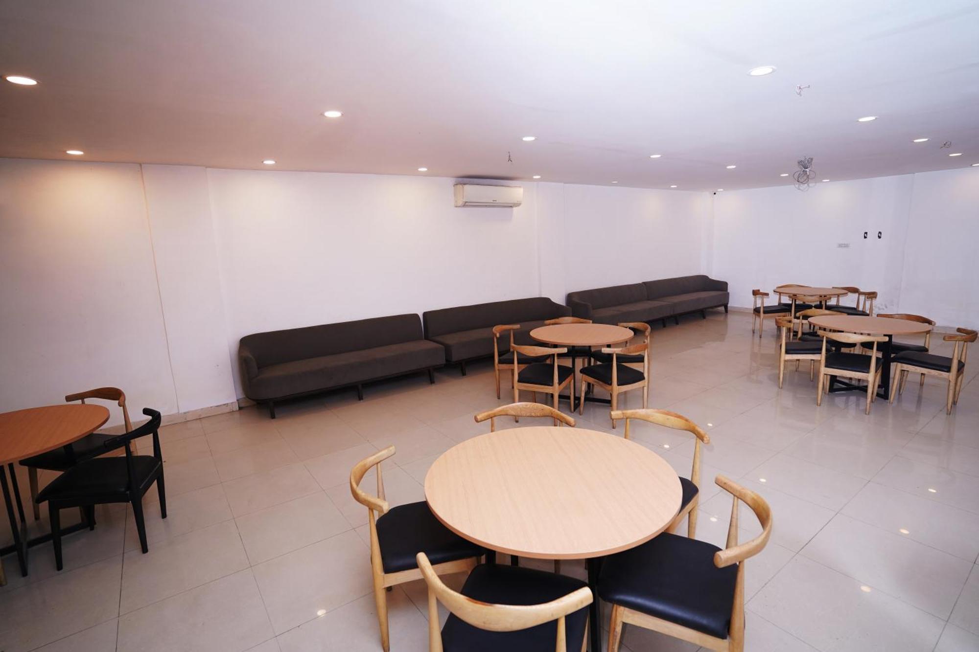 Hotel Mira Residency- Outer Ring Road, Paschim Vihar Delhi Zewnętrze zdjęcie